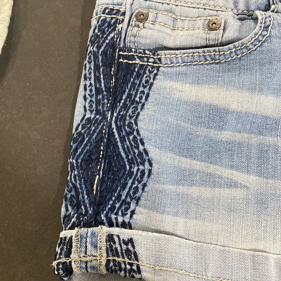 Y2K Maurice’s Embroidered Jean Short - Picture 9 of 9